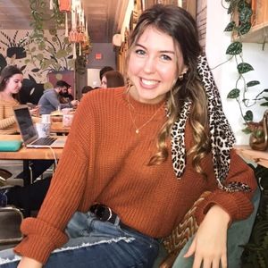 Meet your Posher, Chloe